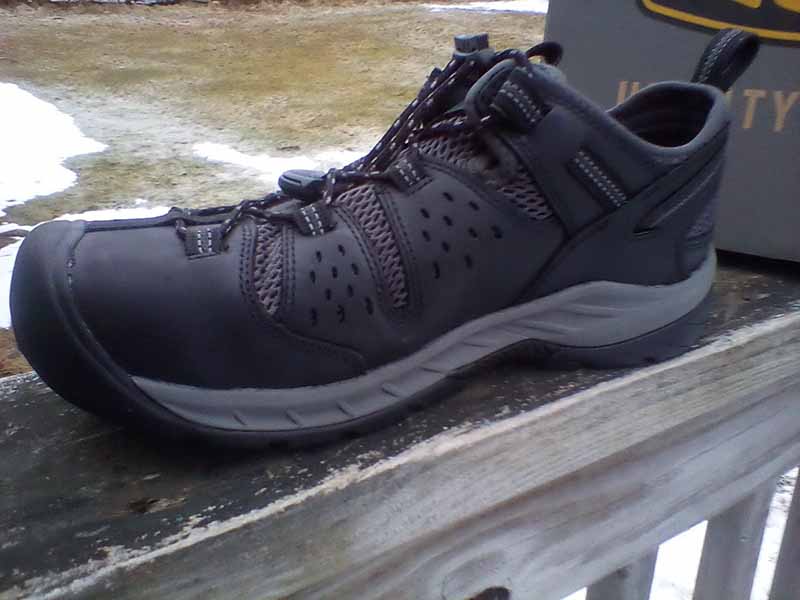 Best Shoes for Warehouse Work | KEEN Utility Men's Atlanta Cool 2 Low Steel Toe Work Shoe